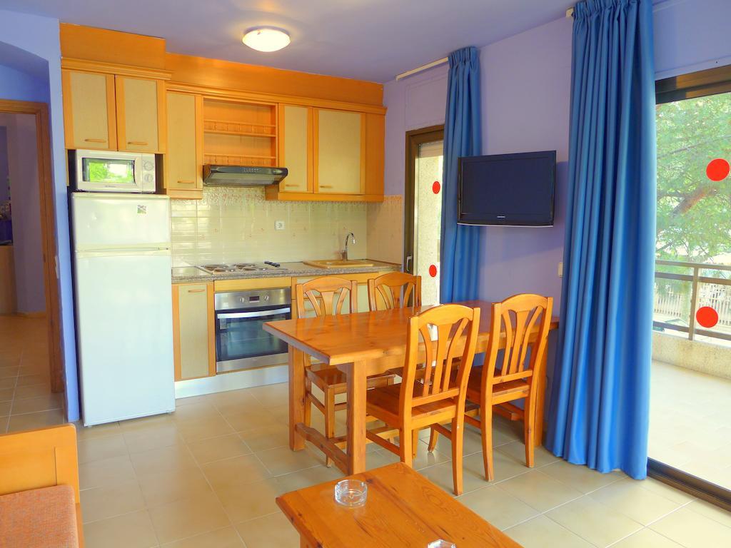 Rentalmar Diplomatic Park Salou Zimmer foto